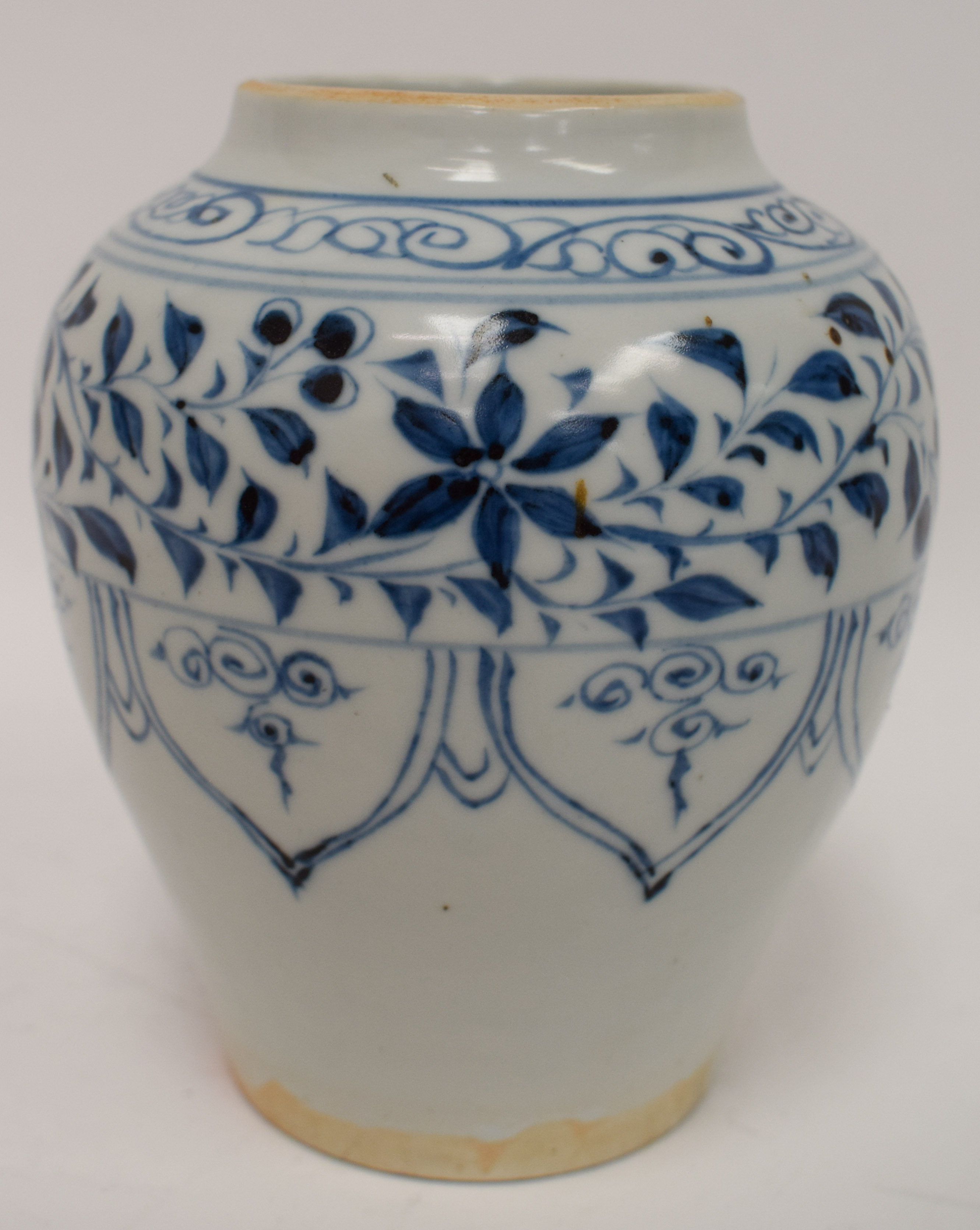 A VERY RARE EARLY CHINESE BLUE AND WHITE PORCELAIN JAR possibly Yuan Dynasty (1279-1368), painted wi - Image 7 of 9