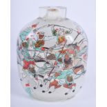 A LARGE 1950S CHINESE REVERSE PAINTED GLASS SNUFF BOTTLE decorated with warriors. 8.5 cm x 6.5 cm.