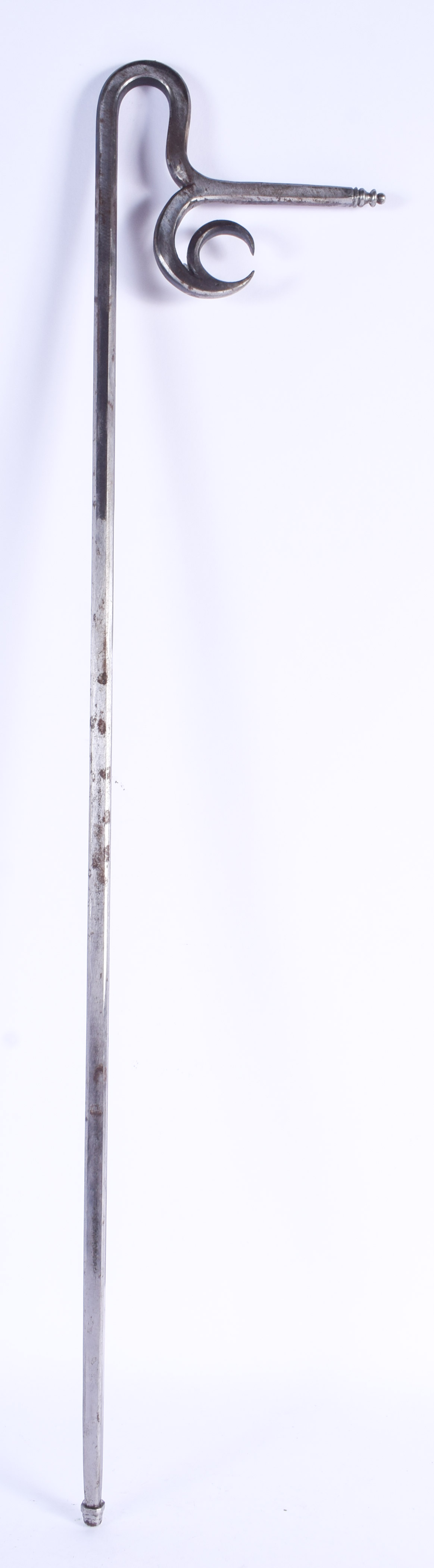 AN UNUSUAL MIDDLE EASTERN ISLAMIC ONE PIECE STEEL STICK. 70 cm long. - Image 2 of 2