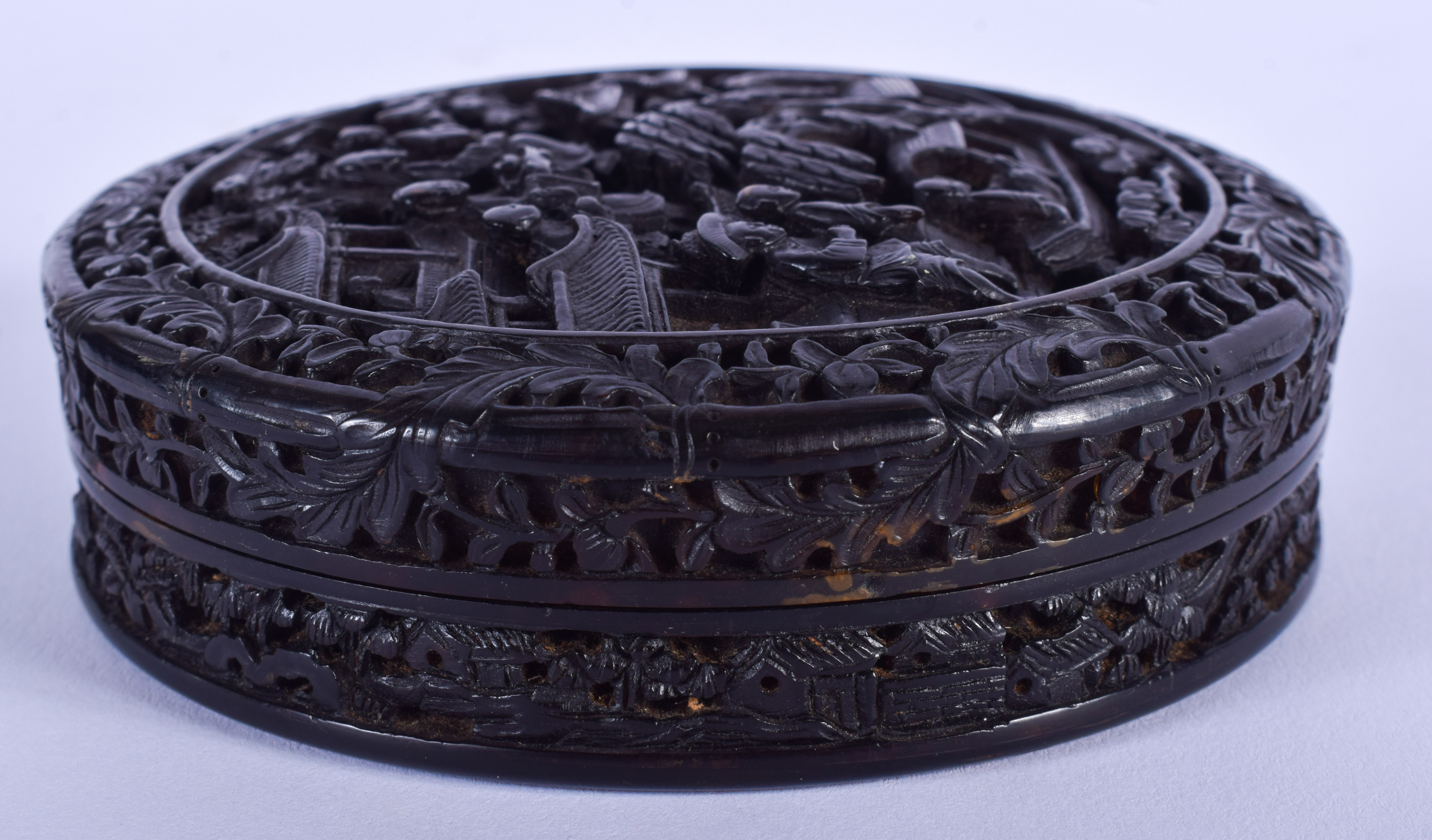 A LARGE 19TH CENTURY CHINESE CANTON TORTOISESHELL BOX AND COVER Qing. 9.75 cm wide. - Image 4 of 6