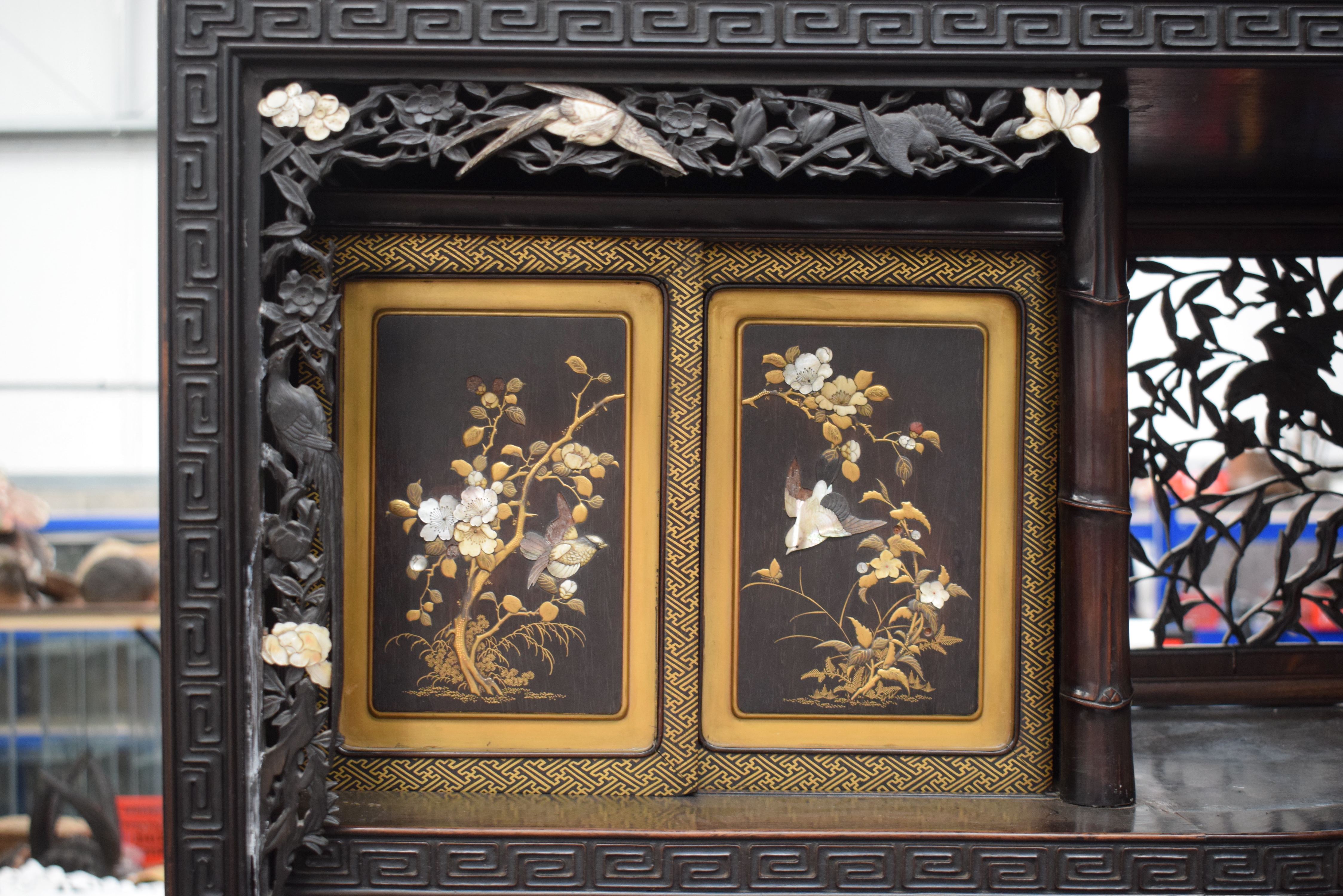 A VERY LARGE 19TH CENTURY JAPANESE MEIJI PERIOD SHIBAYAMA LACQUER AND IVORY DISPLAY CABINET decorate - Image 2 of 11
