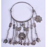 AN EARLY 20TH CENTURY CHINESE SILVER NECKLACE with hanging pendants. 132 grams. 14 cm x 23 cm.