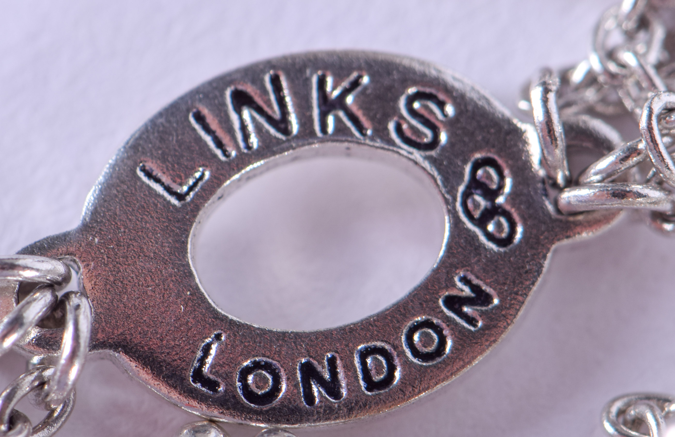 A LINKS OF LONDON SILVER NECKLACE. - Bild 2 aus 2