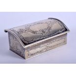 A VINTAGE STERLING SILVER STAMP BOX. 7.5 cm x 4.5 cm.