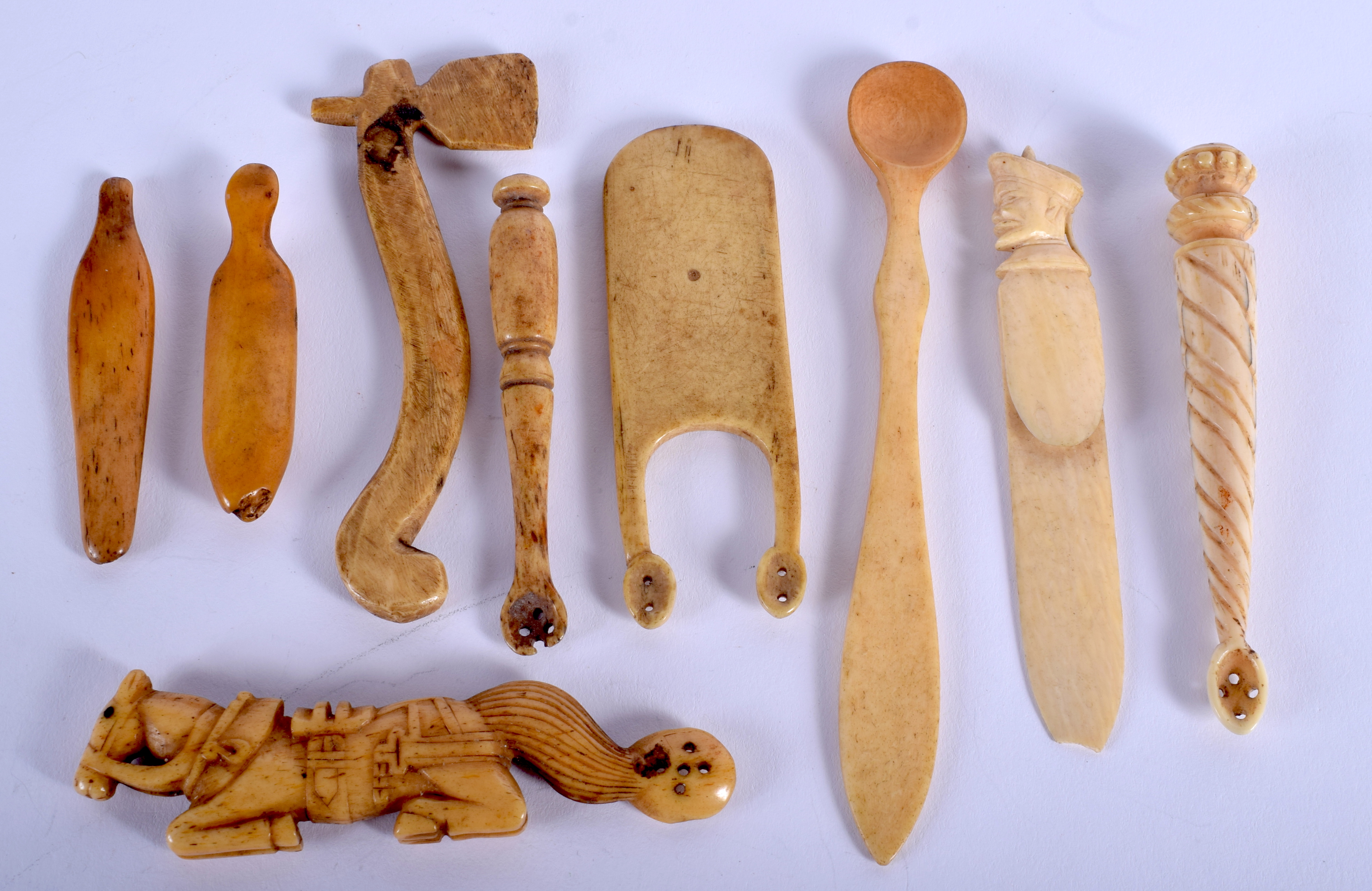 A COLLECTION OF ANTIQUE CONTINENTAL BONE SPOONS etc. (qty)