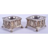 A PAIR OF 18TH CENTURY CONTINENTAL SILVER SALTS. 17.2 oz. 7 cm square.