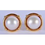 A PAIR OF 18CT GOLD AND PEARL EARRINGS. 13.8 grams. 2 cm wide.