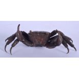 AN EARLY 20TH CENTURY JAPANESE MEIJI PERIOD ARTICULATED BRONZE CRAB of naturalistic form. 19 cm x 9