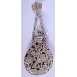 A CHINESE WHITE METAL SCENT BOTTLE. 7 cm x 6 cm.