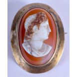 AN ANTIQUE CONTINENTAL GOLD CAMEO BROOCH. 9.7 grams. 3 cm x 3.5 cm.