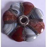 AN ANTIQUE SCOTTISH SILVER AND AGATE BROOCH PENDANT. 5 cm wide.