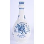 AN 18TH CENTURY WORCESTER WATER BOTTLE OR GUGLET decorated in the pine cone pattern. 30.5 cm high. N