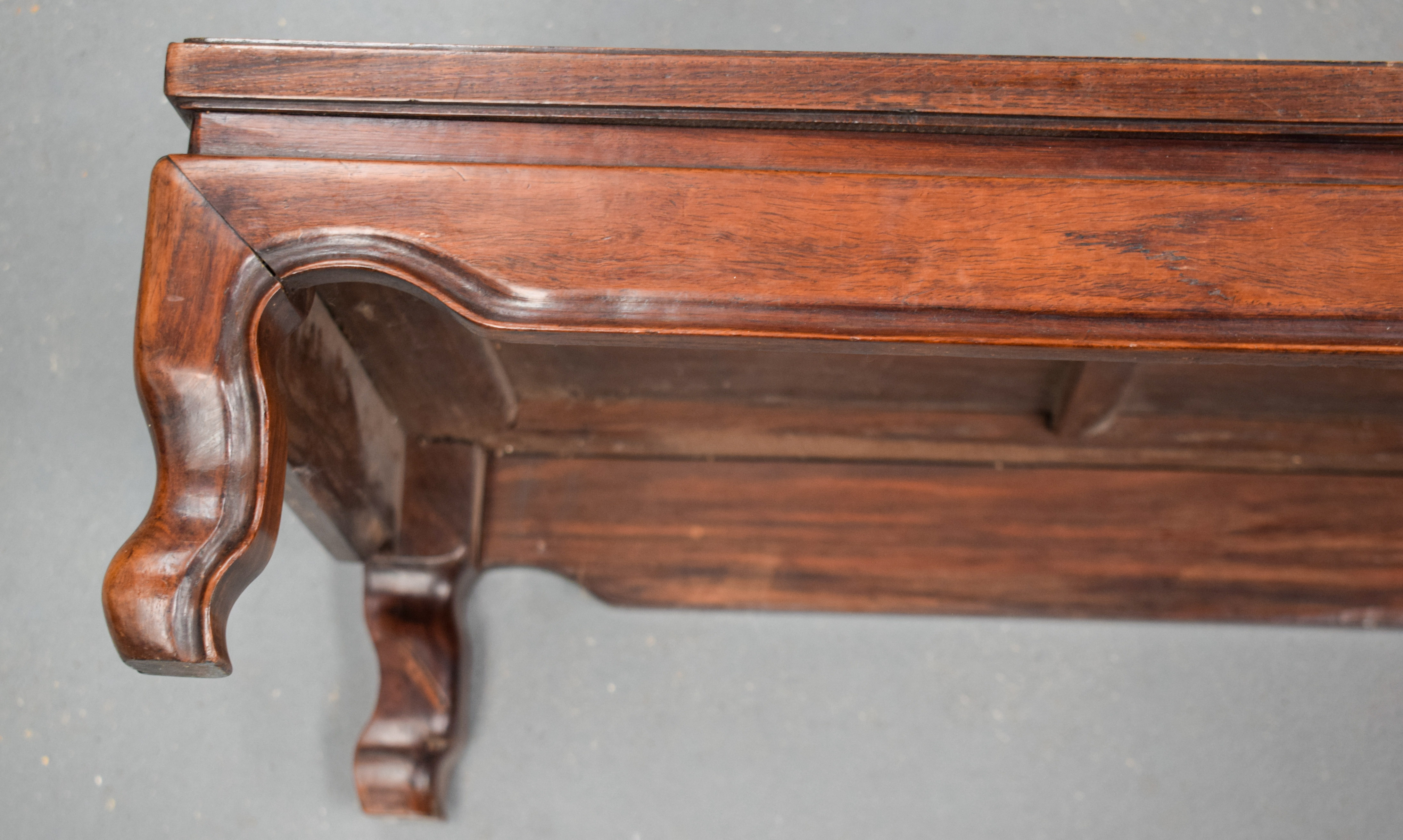 A 19TH CENTURY CHINESE HARDWOOD HUANGHUALI LOW TABLE. 89 cm x 19 cm. - Image 13 of 19