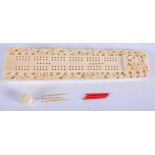 A 19TH CENTURY CHINESE CANTON CARVED IVORY CRIBBAGE BOARD Qing. 17 cm x 4 cm.