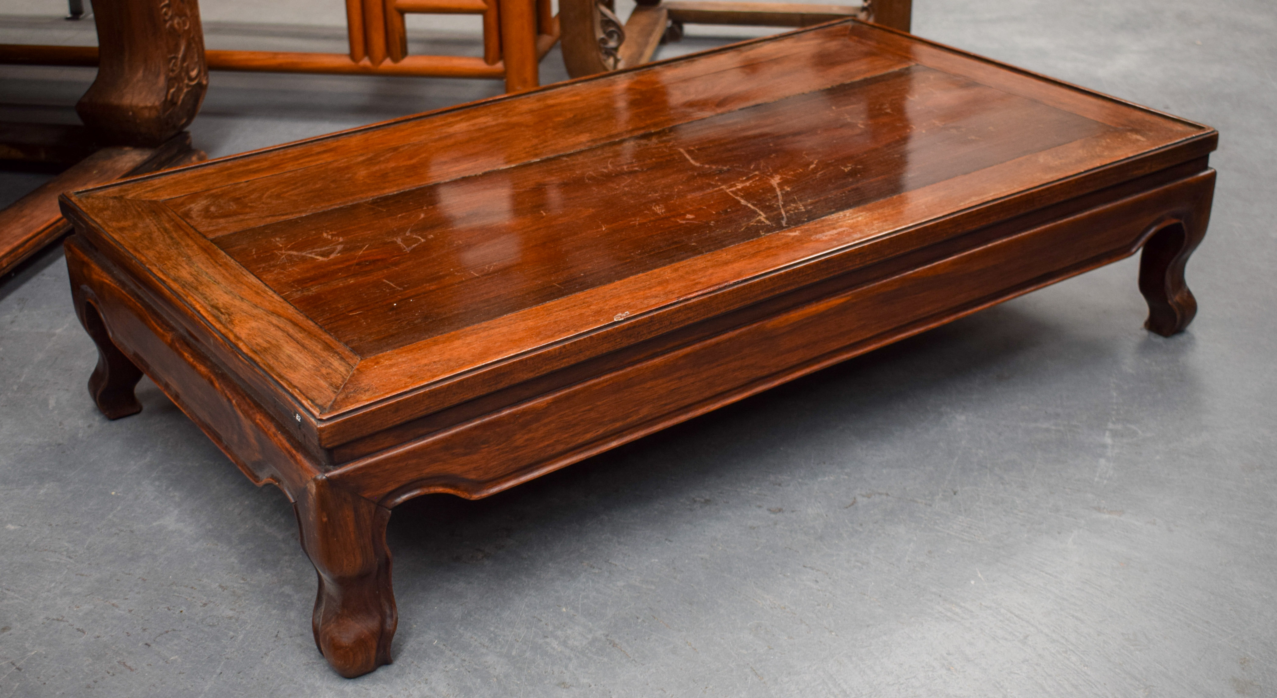A 19TH CENTURY CHINESE HARDWOOD HUANGHUALI LOW TABLE. 89 cm x 19 cm.