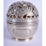 A VINTAGE AMERICAN SILVER STRING BOX. 91 grams. 9 cm high.