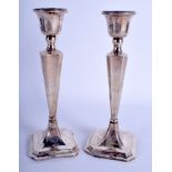 A PAIR OF ANTIQUE SILVER CANDLESTICKS. Birmingham 1923. 11.6 oz. 23.5 cm high.