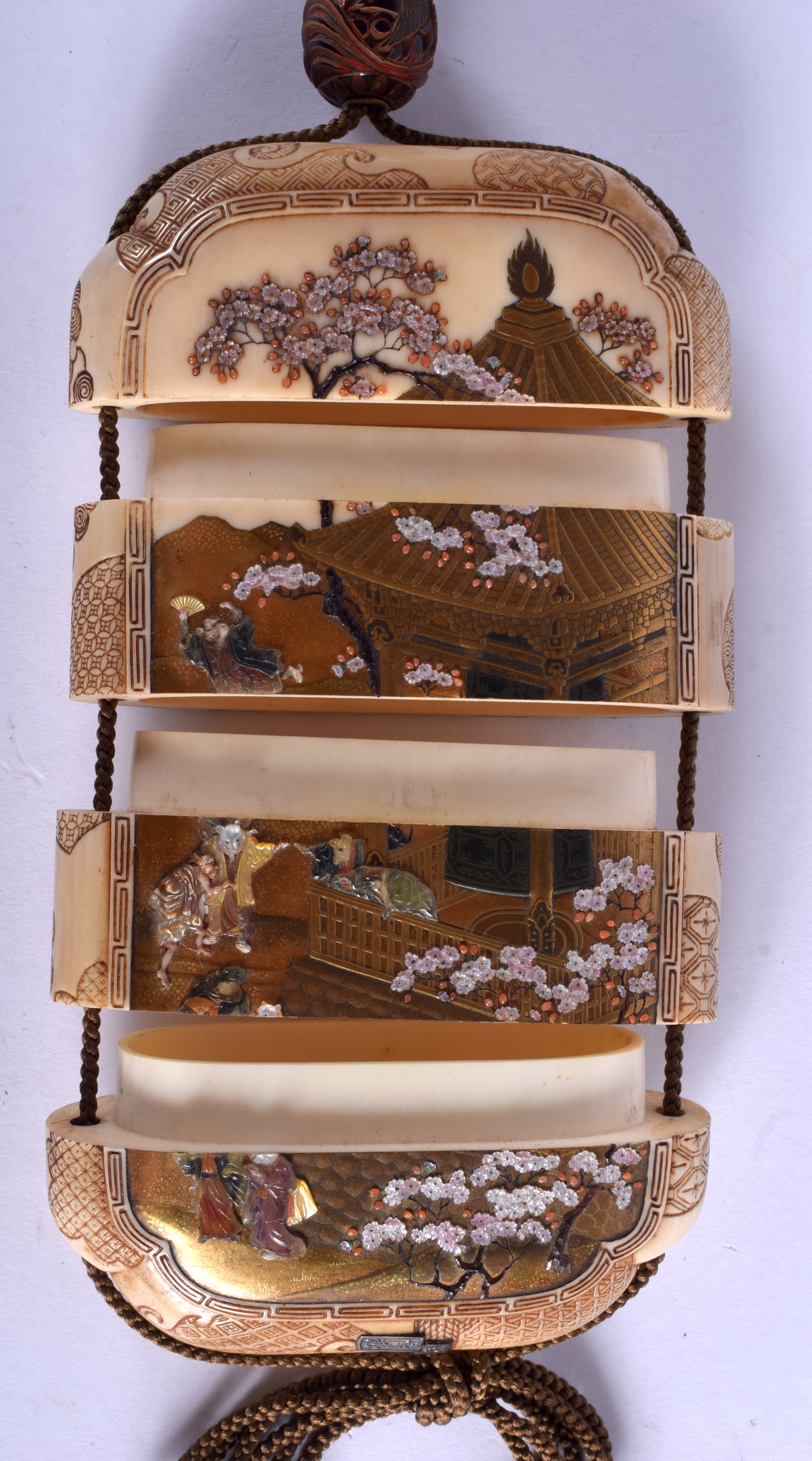 A MAGNIFICANT 19TH CENTURY JAPANESE MEIJI PERIOD SHIBAYAMA IVORY INRO by Nemoto-Zo, the ojime attrib - Image 7 of 16