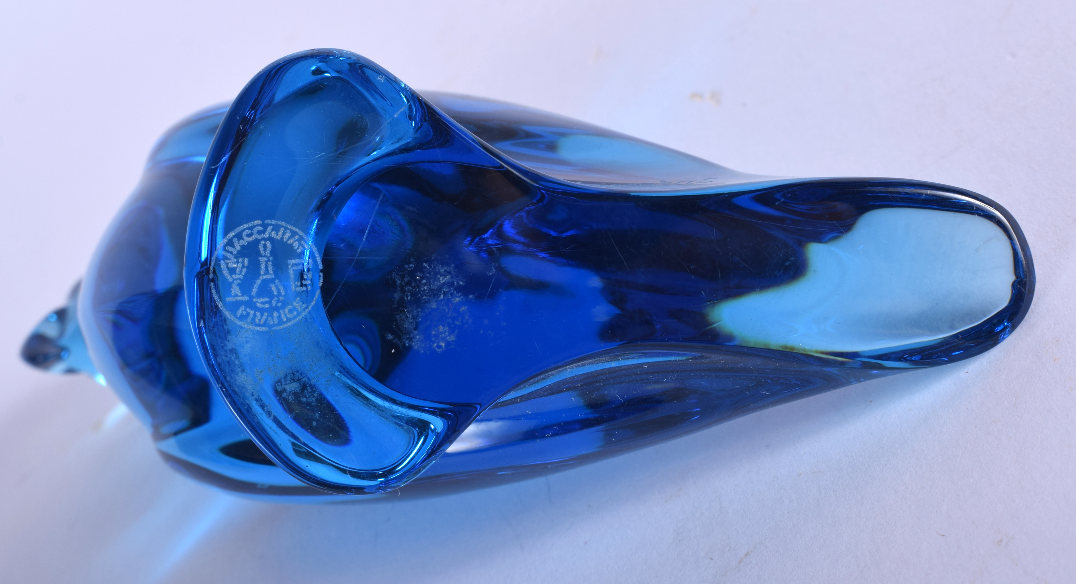 A BOXED BACCARAT GLASS BIRD. 11 cm x 8 cm. - Image 3 of 5