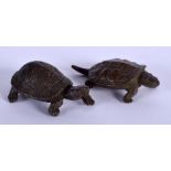 A PAIR OF JAPANESE BRONZE TORTOISE OKIMONO. 6 cm x 2.5 cm.