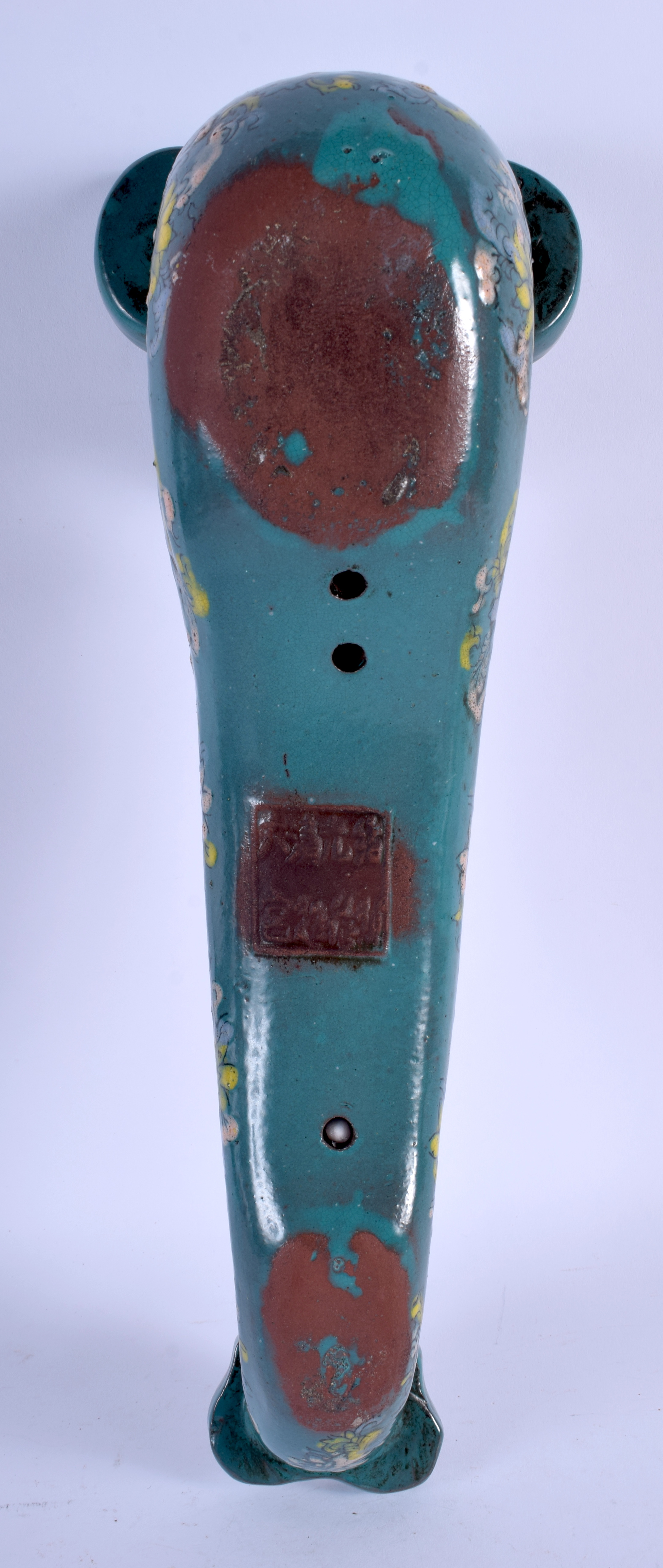 A CHINESE ENAMELLED POTTERY RUI SCEPTRE. 34 cm x 11 cm. - Image 2 of 2