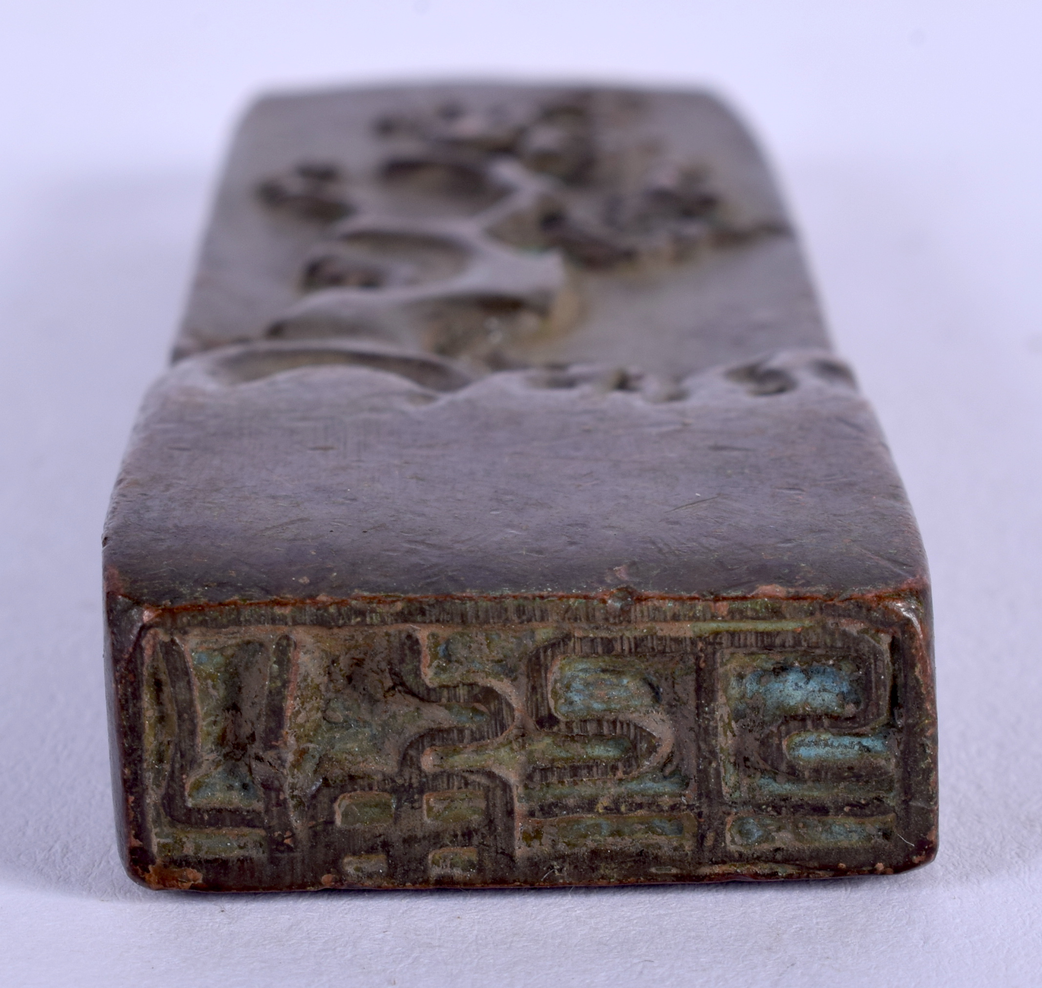 A CHINESE BRONZE SEAL. 9.5 cm x 3 cm. - Image 3 of 3