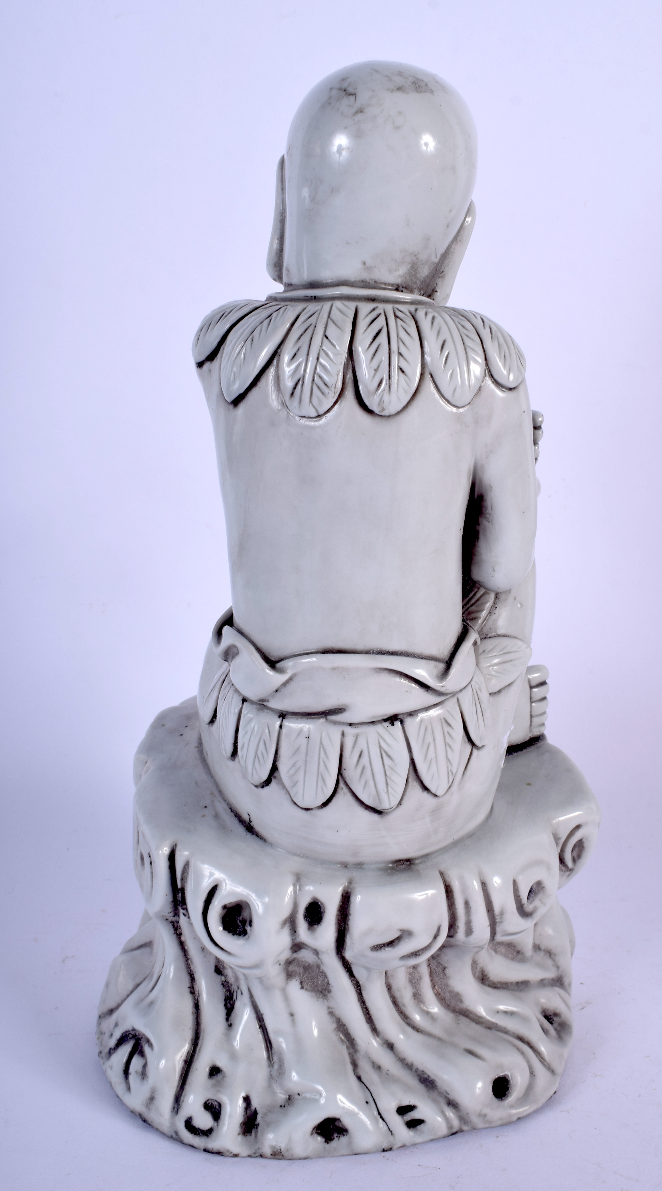 A CHINESE BLANC DE CHINE FIGURE OF A MALE 20th Century. 30 cm high. - Image 2 of 3