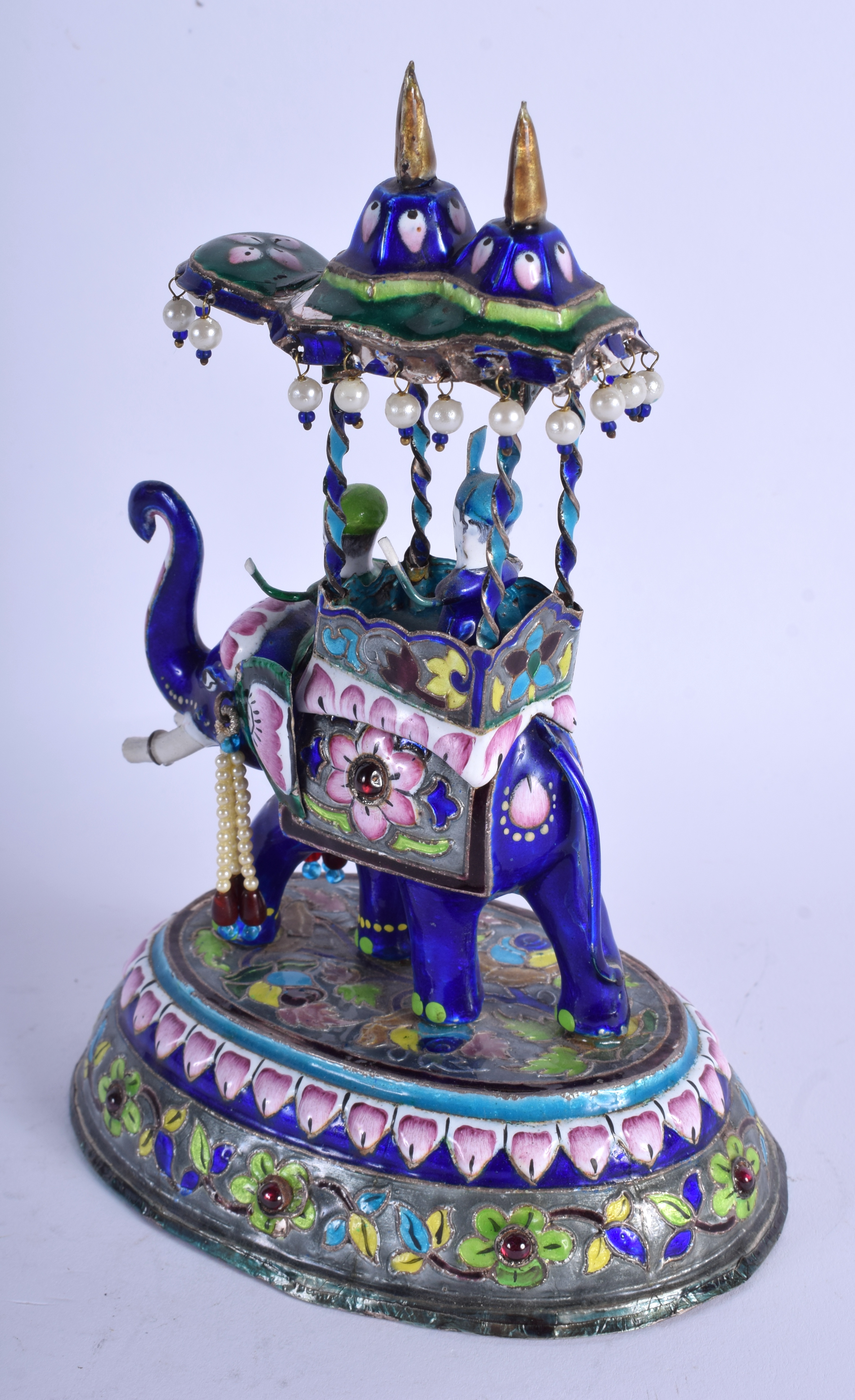 AN EARLY 20TH CENTURY INDIAN SILVER AND ENAMEL FIGURE OF AN ELEPHANT. 652 grams. 19 cm x 11 cm. - Image 2 of 3