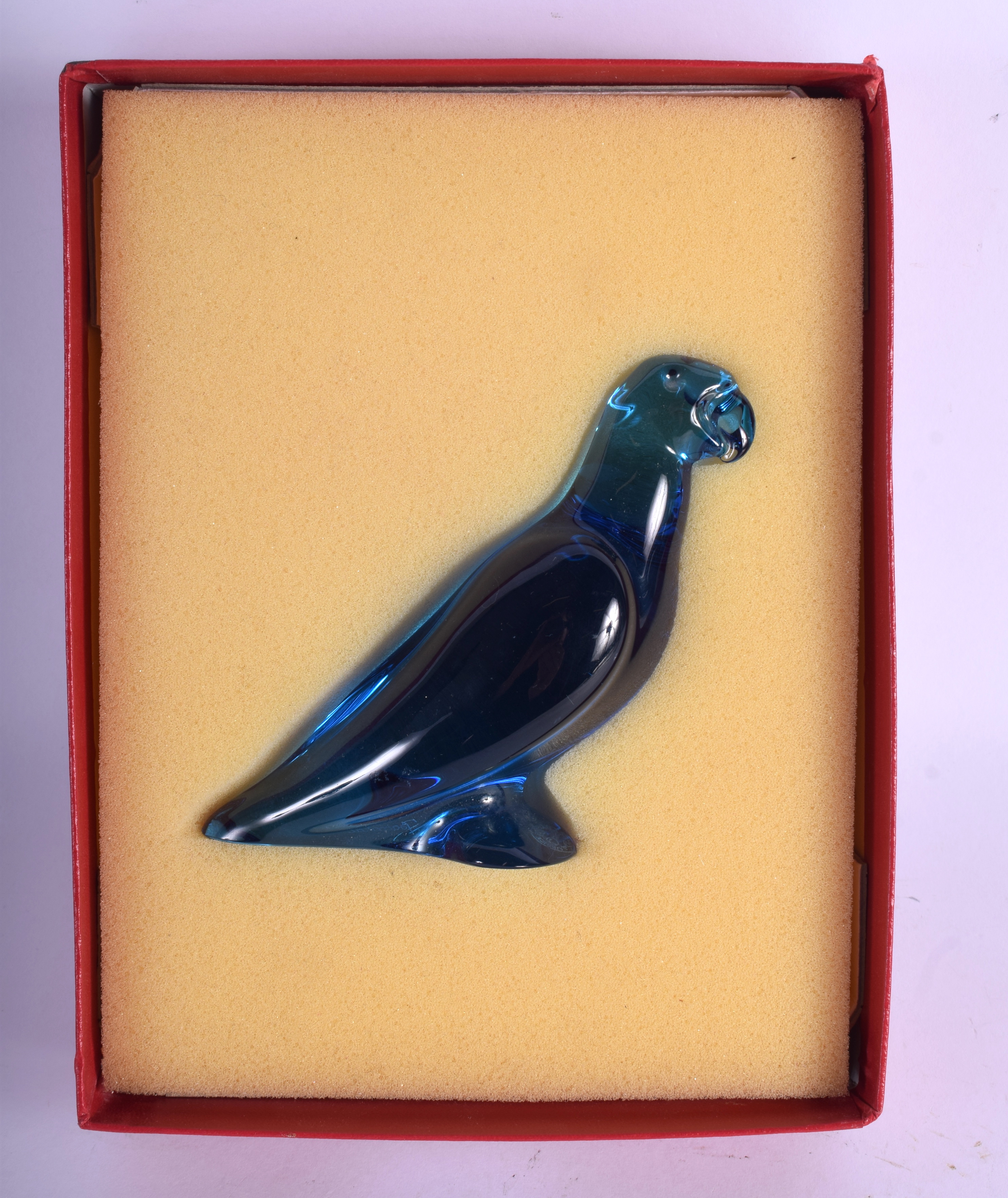 A BOXED BACCARAT GLASS BIRD. 11 cm x 8 cm. - Image 5 of 5