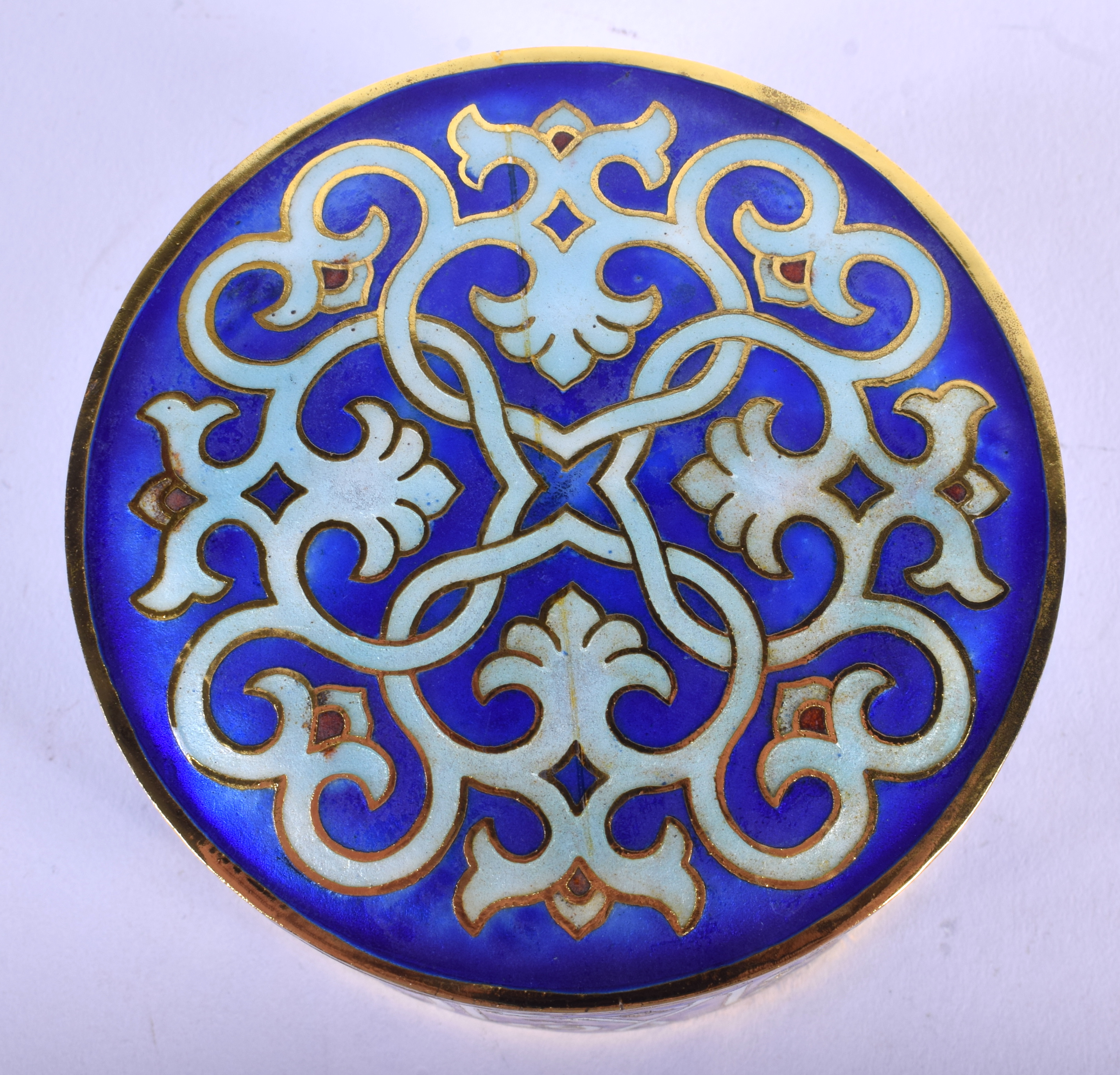 A 1950S CHINESE ENAMELLED BOX AND COVER. 8 cm diameter. - Image 3 of 5