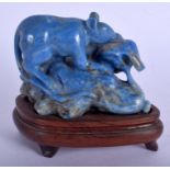 AN EARLY 20TH CENTURY CHINESE CARVED LAPIS LAZULI GROUP Late Qing, modelled as a rat upon corn. Lapi