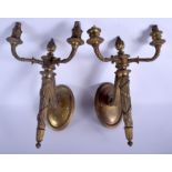 A PAIR OF EARLY 20TH CENTURY FRENCH EMPIRE STYLE BRONZE WALL SCONCES with acanthus mounts. 37 cm x 1