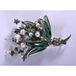 A 1970S FRENCH PEARL AND GLASS BROOCH. 9 cm x 5.5 cm.