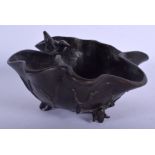 AN 18TH CENTURY JAPANESE EDO PERIOD BRONZE SCALLOPED BRUSH WASHER Chinese style, bearing a Chinese i