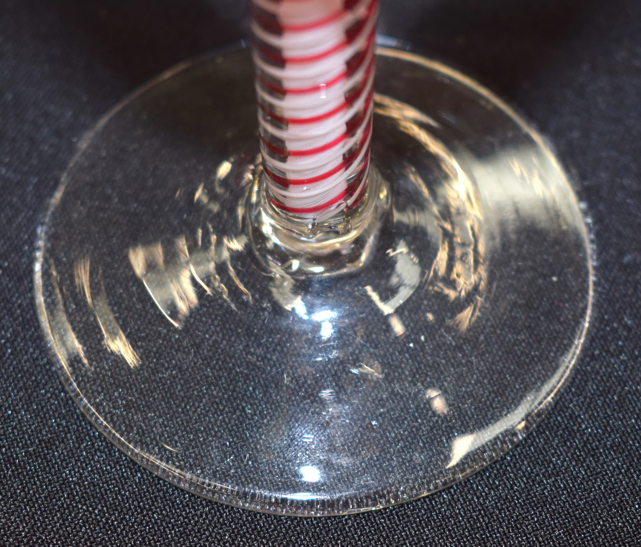 A SET OF FIVE 18TH CENTURY ENGLISH GLASSES C1770 with pink and white spiral twist stems. 16 cm high. - Image 7 of 16