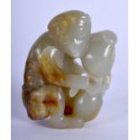 AN EARLY 20TH CENTURY CHINESE CARVED GREEN MUTTON JADE MONKEY Late Qing/Republic. 6.5 cm x 4.5 cm.