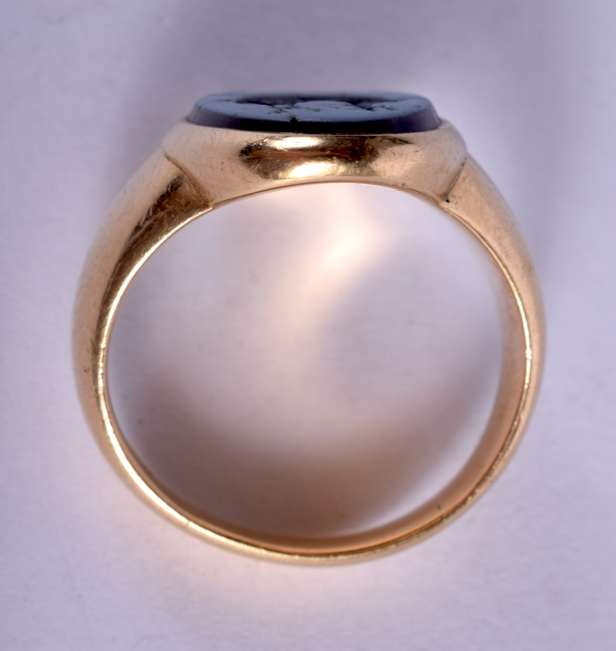 AN 18CT GOLD AND CAMEO RING. 8.8 grams. M/N. - Image 2 of 3