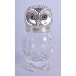A RARE NOVELTY VICTORIAN SILVER GLASS EYED OWL SCENT BOTTLE. London 1894. 7.5 cm high.