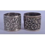 A PAIR OF ANTIQUE CONTINENTAL SILVER NAPKIN RINGS. 3.1 oz.