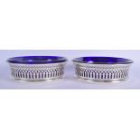 A LARGE PAIR OF ANTIQUE DUTCH SILVER BOWLS with glass liners. Silver 20.6 oz. 21 cm diameter.