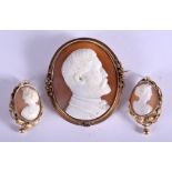 A RARE 19TH CENTURY YELLOW METAL CAMEO GARNITURE depicting a male and female portrait. 30 grams. Lar