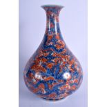AN EARLY 20TH CENTURY CHINESE BLUE AND WHITE PORCELAIN VASE Late Qing, painted with dragons and over