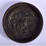 AN 18TH/19TH CENTURY JAPANESE EDO PERIOD BRONZE HAND MIRROR decorated with birds and tortoise. 8.5 c