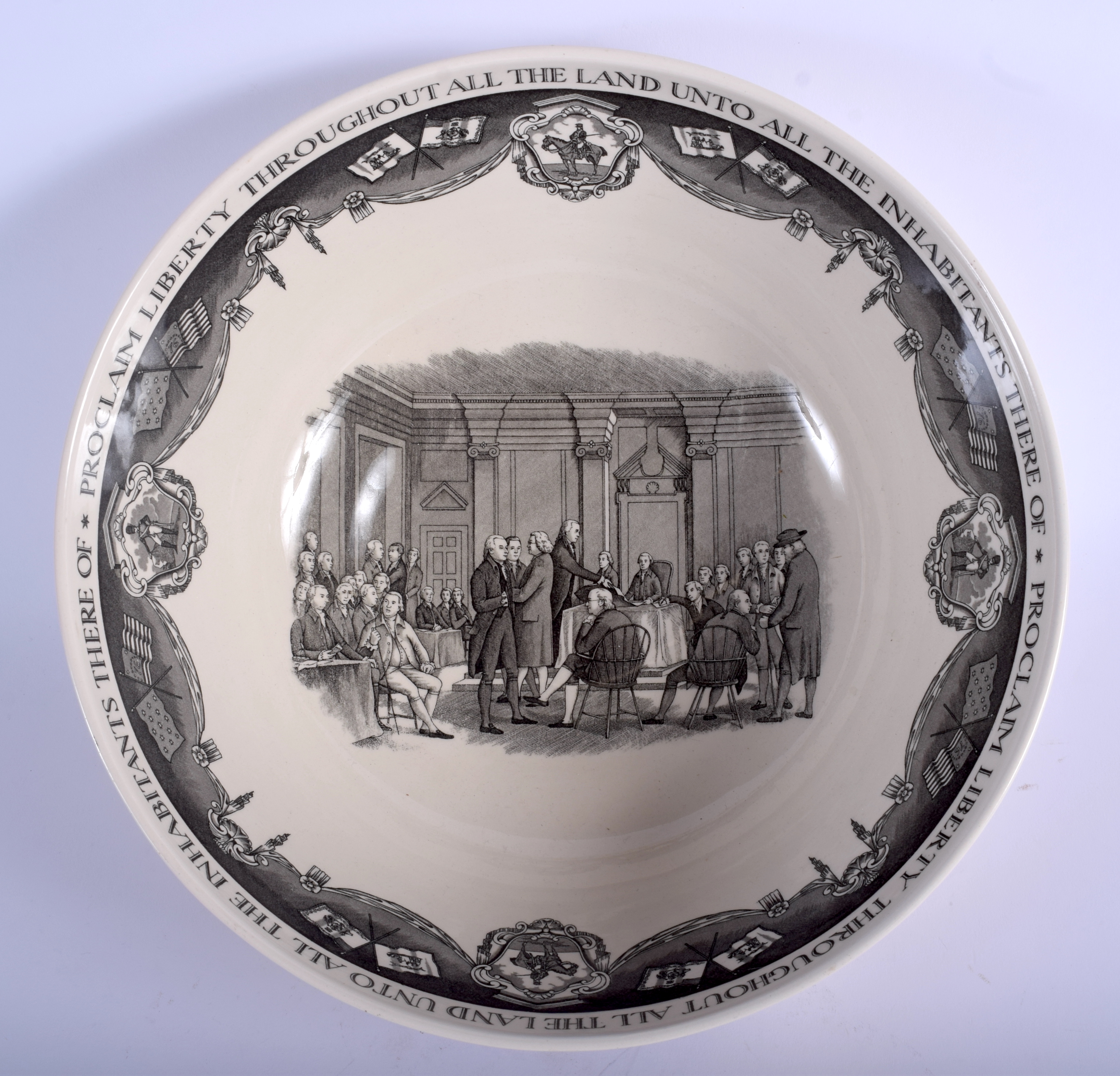 A LARGE WEDGWOOD BLACK AND WHITE PRINTED BOWL After The Philadelphia model. 30 cm diameter. - Image 3 of 4