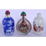 THREE CHINESE SNUFF BOTTLES 20th Century. Largest 4.75 cm high. (3)