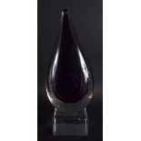A RETRO 1960S ITLALIAN MURANO GLASS SCULPTURE upon a square form base. 28 cm high.