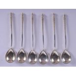 A SET OF SIX 19TH CENTURY RUSSIAN SILVER SPOONS Moscow 1891. 3 oz. 11 cm long. (6)