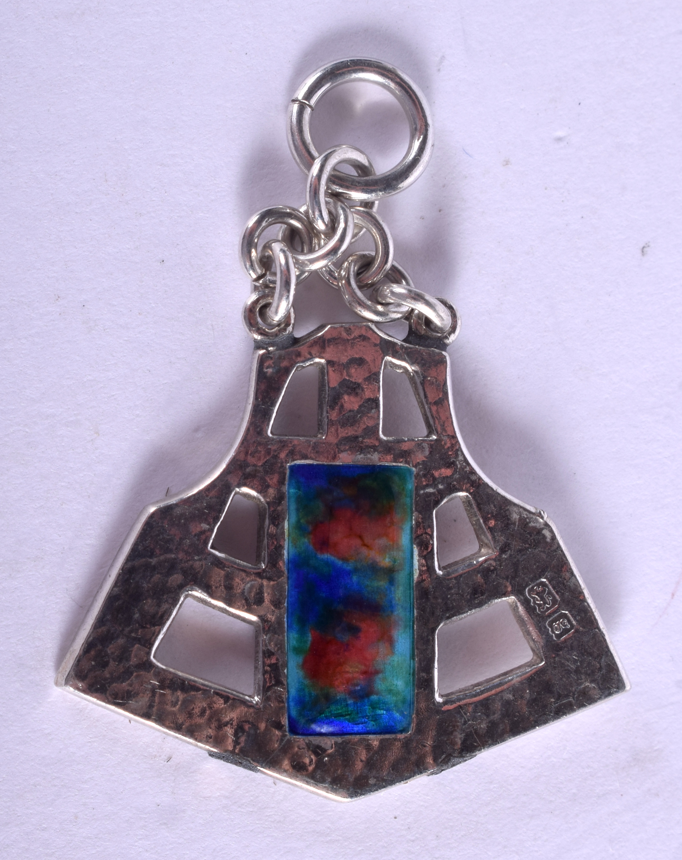 AN ARTS AND CRAFTS ENGLISH SILVER AND ENAMEL PENDANT. 2.75 cm x 2.5 cm. - Image 2 of 3