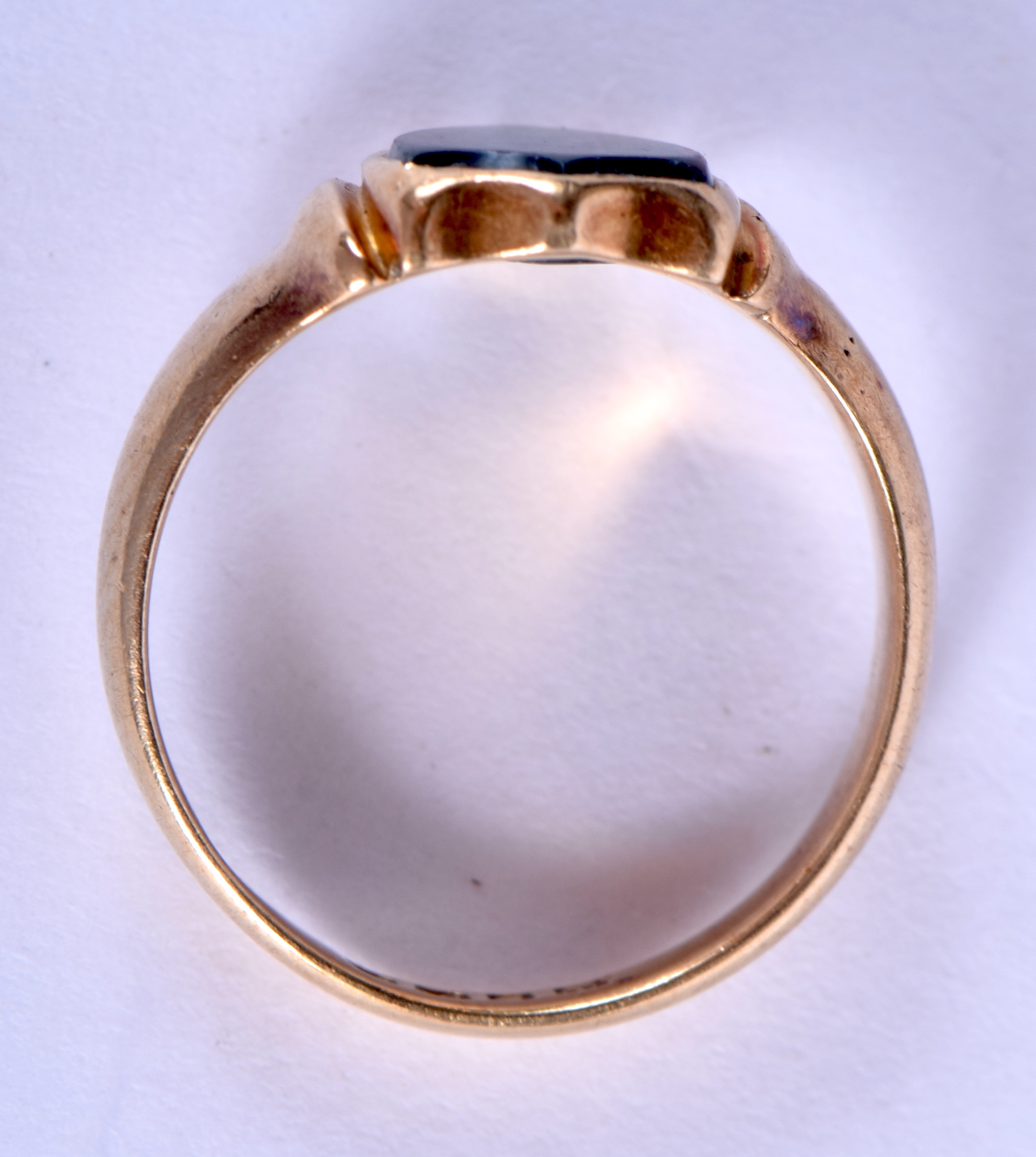 AN 18CT GOLD SHIELD RING. 3.3 grams. L. - Image 2 of 3