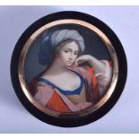 A FINE LATE 18TH/19TH CENTURY EUROPEAN IVORY AND GOLD PORTRAIT SNUFF BOX AND COVER formed within a t